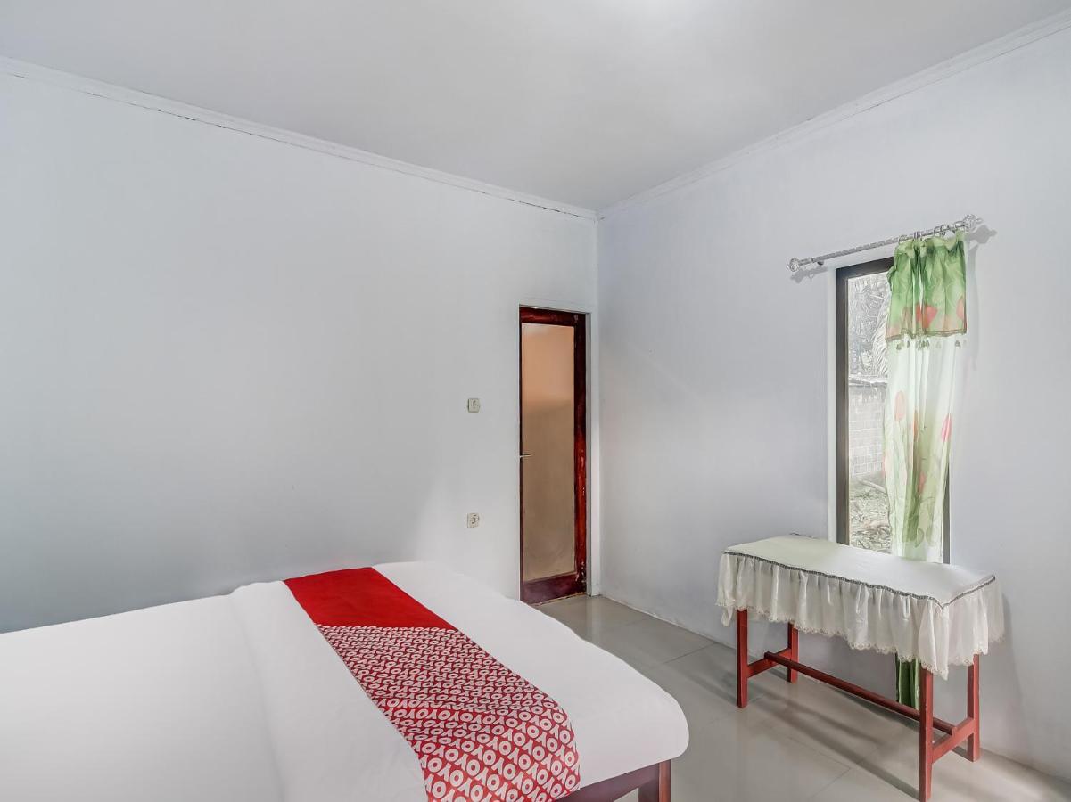 Oyo 90988 Tangkoko Jungle Homestay Rinondoran Esterno foto